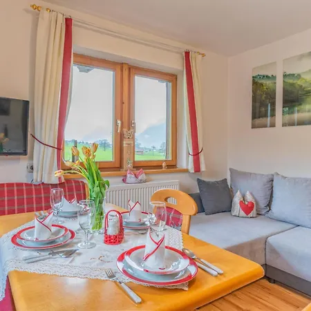 Johanna Und Sonja Reith im Alpbachtal